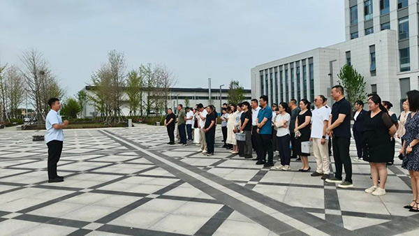 ����DB�����콢��ҵ������֯��չ��������Ӧ��������ʵ���˶�